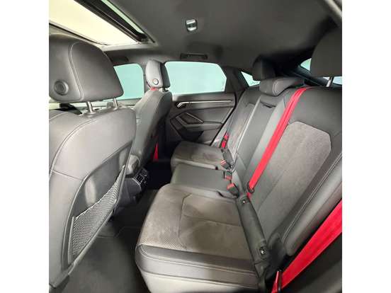 AUDI-Q3-2022
