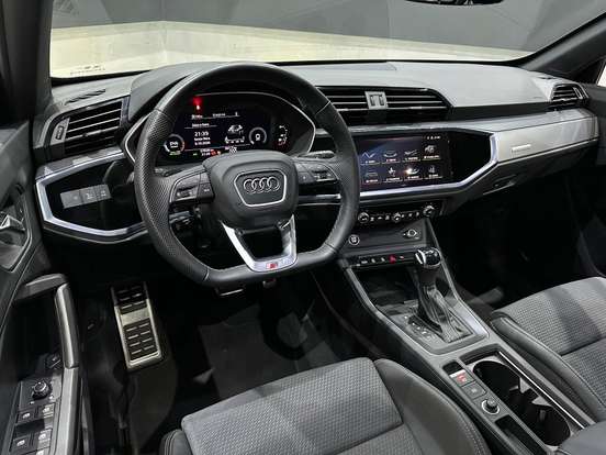 AUDI-Q3-2.0 40 TFSI GASOLINA SPORTBACK PERFORMANCE BLACK QUATTRO TIPTRONIC AUDI-Q3-2024