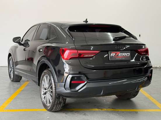 AUDI-Q3-2023