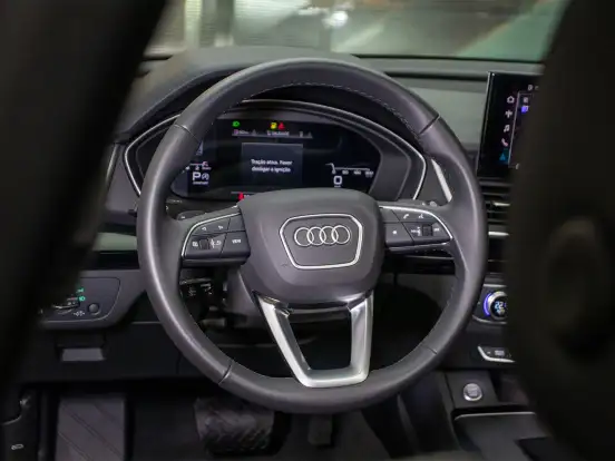 AUDI-Q5-2024