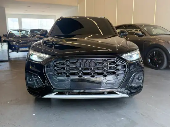 AUDI-Q5-2023
