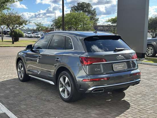 AUDI-Q5-2024