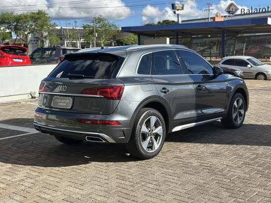 AUDI-Q5-2024