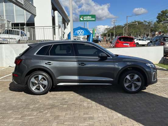 AUDI-Q5-2024