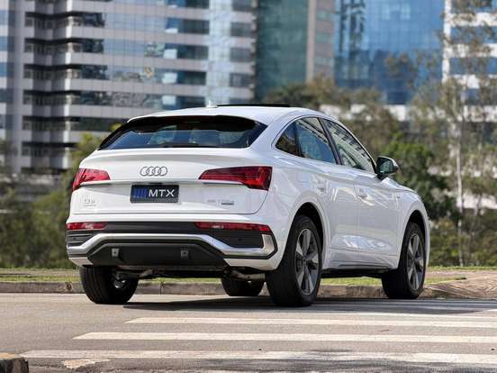 AUDI-Q5-2023
