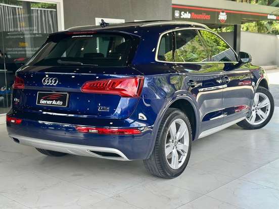 AUDI-Q5-2018