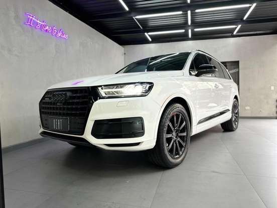 AUDI-Q7-2015