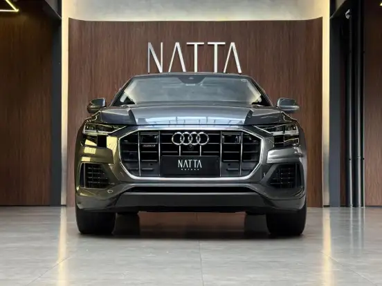 AUDI-Q8-2020