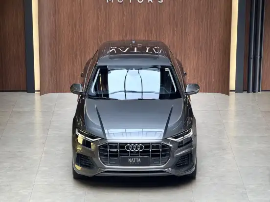 AUDI-Q8-2020