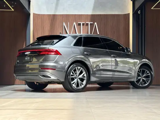 AUDI-Q8-2020