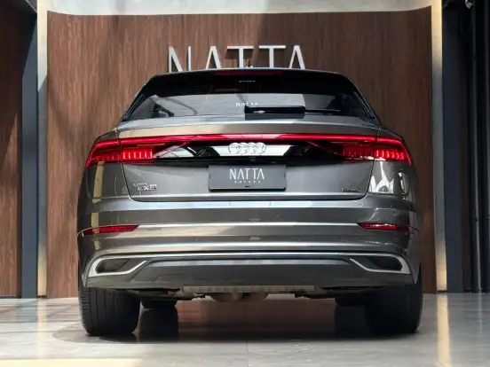 AUDI-Q8-2020