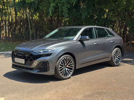 AUDI-Q8-2025