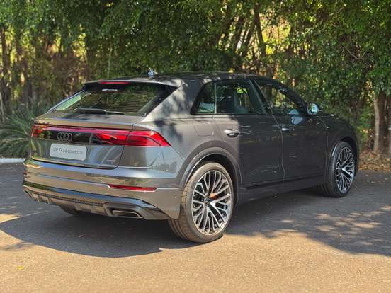 AUDI-Q8-2025