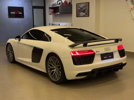 AUDI-R8-5.2 FSI COUPE PLUS QUATTRO V10 40V GASOLINA 2P S TRONIC AUDI-R8-2017