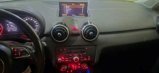 AUDI-A1-2011