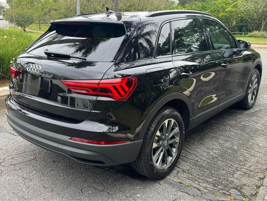 AUDI-Q3-2019