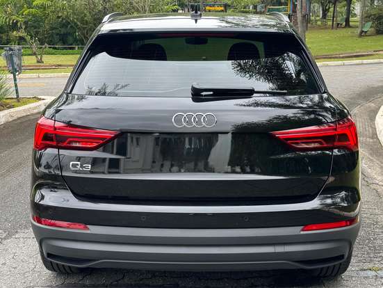 AUDI-Q3-2019