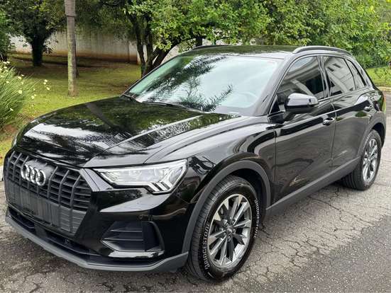 AUDI-Q3-2019