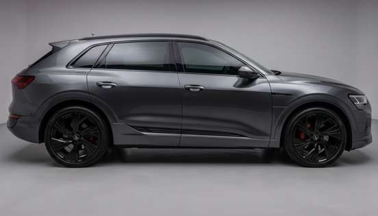AUDI-Q8 E-TRON-2024