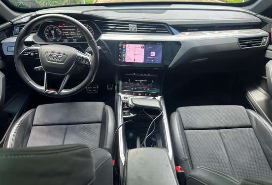 AUDI-Q8 E-TRON-2024