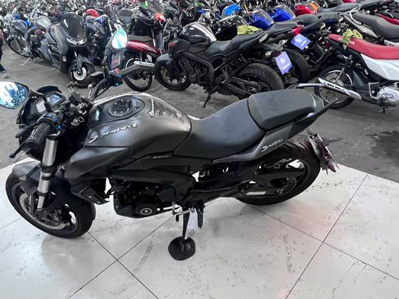 BAJAJ DOMINAR 400 