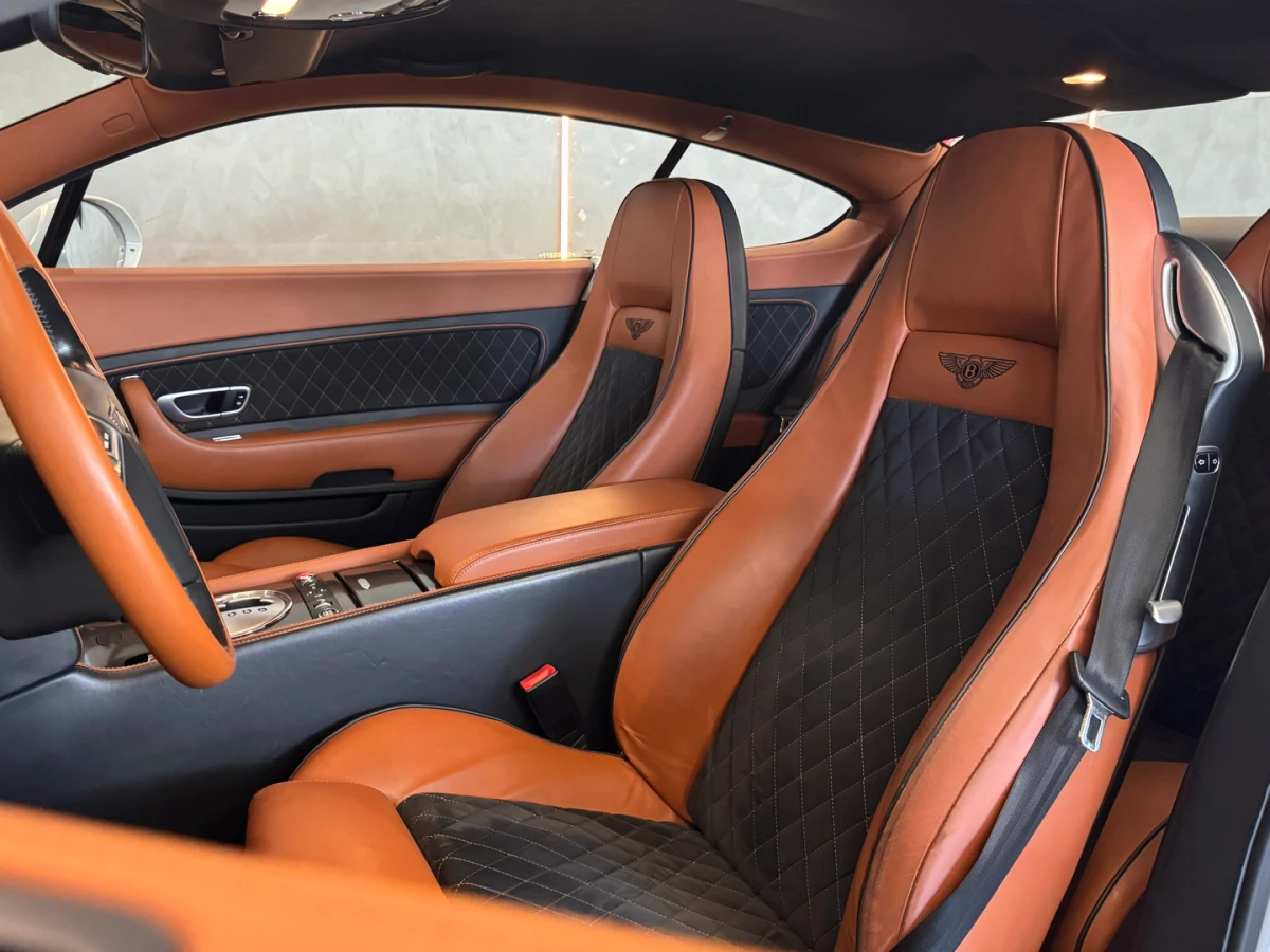 Bentley Continental — foto 11