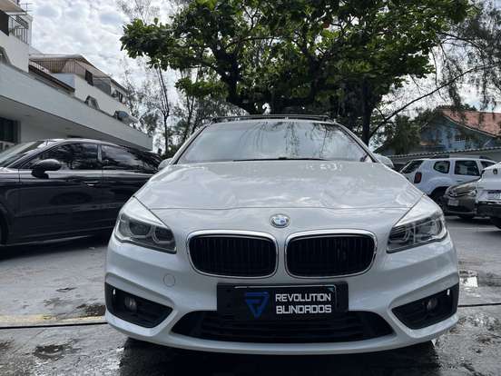 BMW-220i-2017