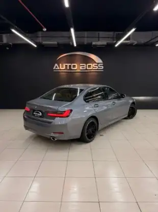 BMW-320i-2023