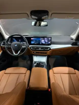 BMW-320i-2023