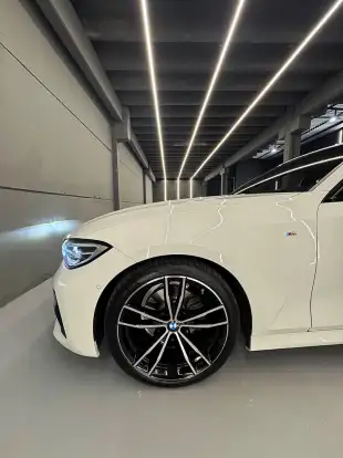 BMW-320i-2022