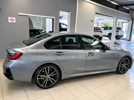 BMW-320i-2024