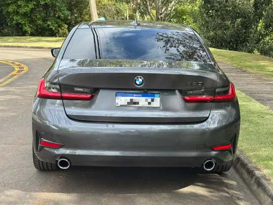 BMW-320i-2021