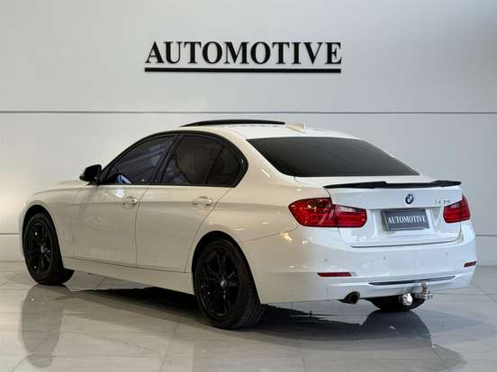 BMW-320i-2015