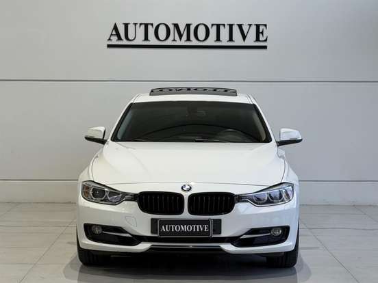 BMW-320i-2015