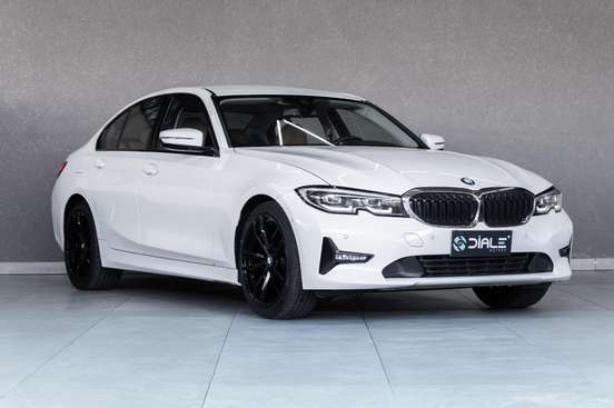 BMW-320i-2022