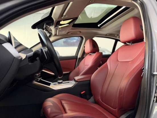 BMW-320i-2022