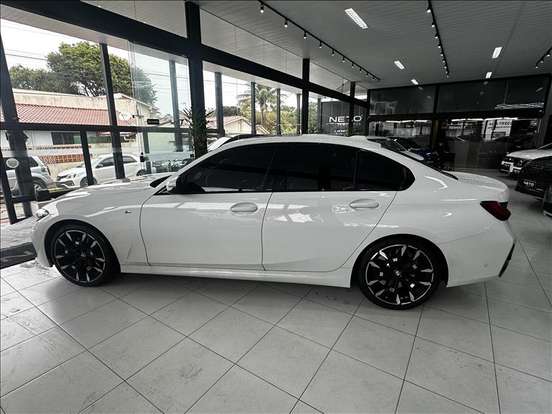 BMW-320i-2024