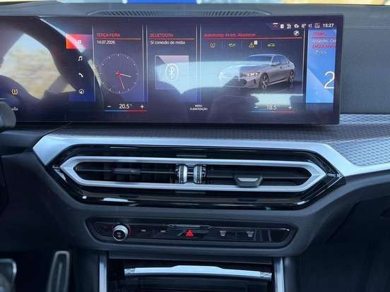 BMW-320i-2023