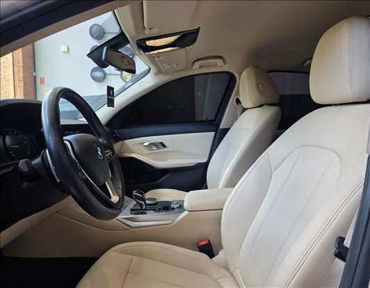 BMW-320i-2020