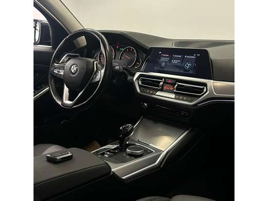 BMW-320i-2.0 16V TURBO GASOLINA SPORT AUTOMÁTICO BMW-320i-2019