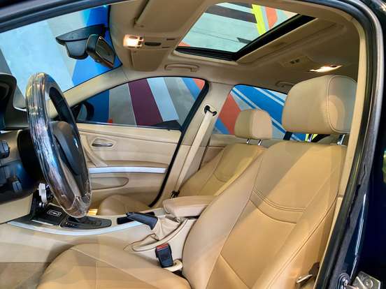 BMW-325i-2012