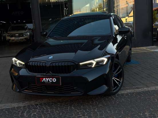 BMW-330e-2022