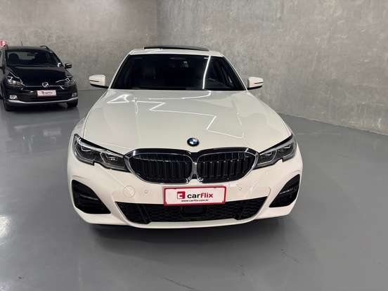 BMW-330e-2020