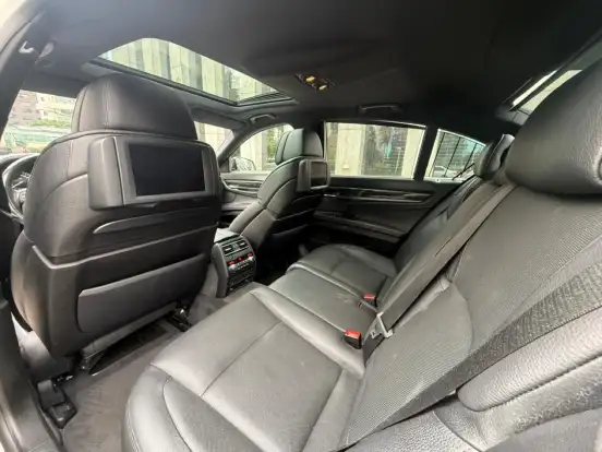 BMW-750i-2011