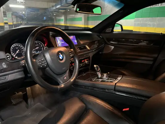 BMW-750i-2013