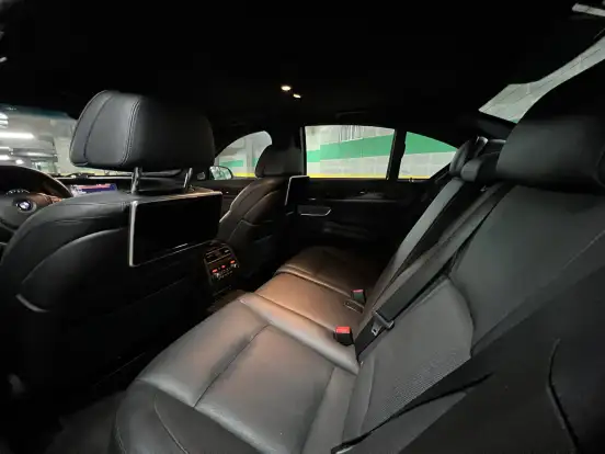 BMW-750i-2013