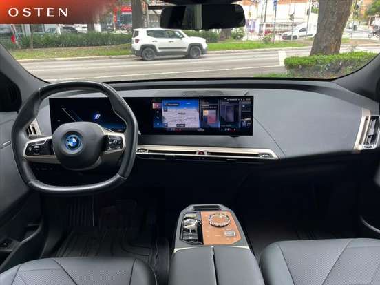 BMW-iX-2022