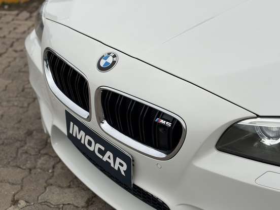 BMW-M5-4.4 V8 32V GASOLINA 4P AUTOMÁTICO BMW-M5-2013