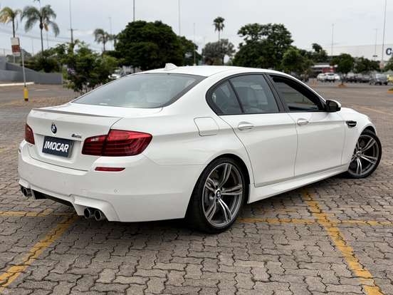 BMW-M5-4.4 V8 32V GASOLINA 4P AUTOMÁTICO BMW-M5-2013