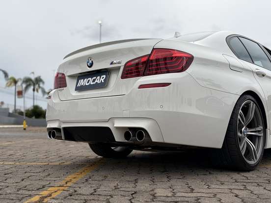 BMW-M5-4.4 V8 32V GASOLINA 4P AUTOMÁTICO BMW-M5-2013